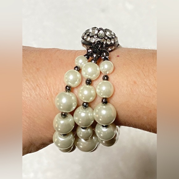 Faux Pearl 3 Strand Bracelet - Picture 5 of 10